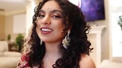 Desi Babe In Traditionals Dress